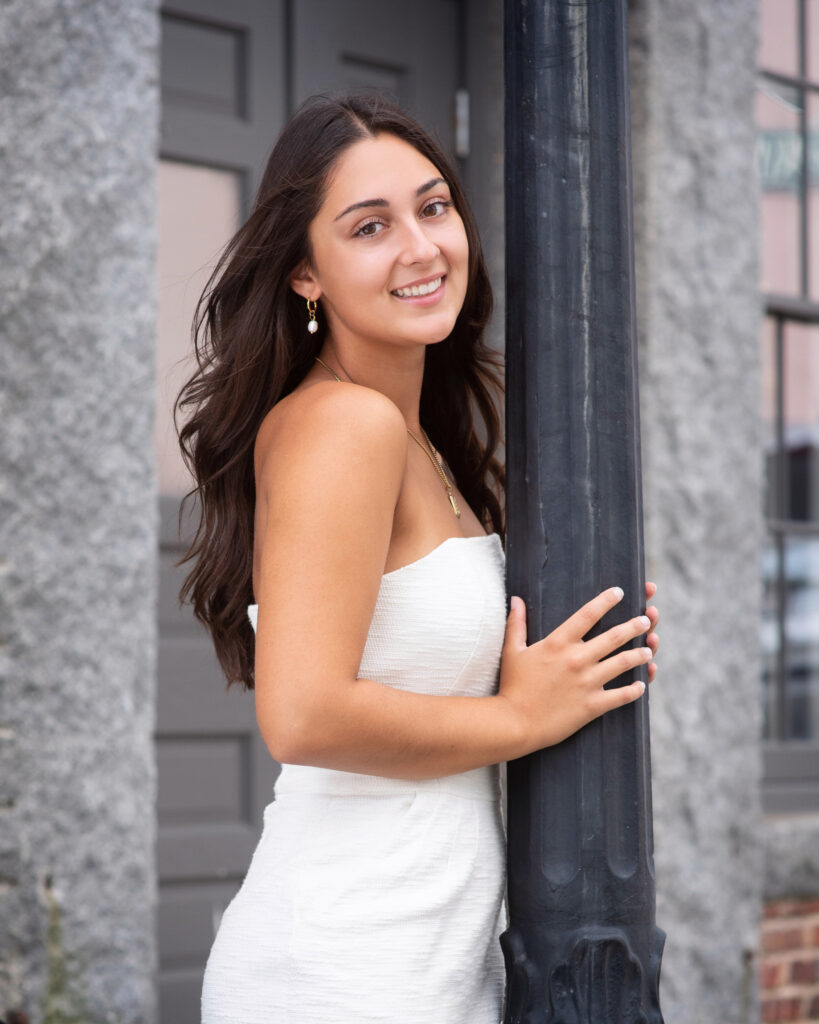 Elizabeth DaCunha Headshot