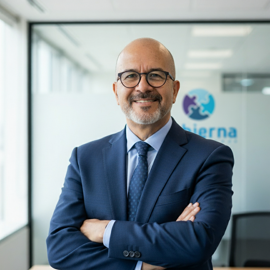 Victor Zamora Headshot