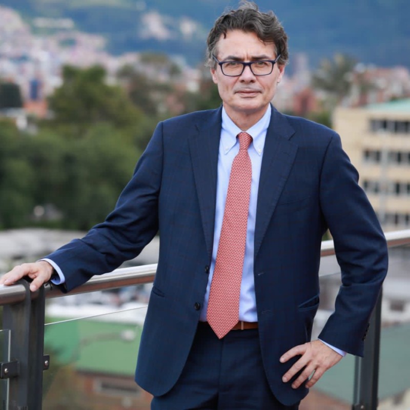 Alejandro Gaviria Headshot
